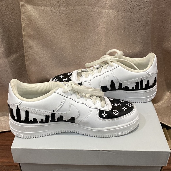 Nike Air Force 1 Custom design shoe with Louis Vuitton & Horizon of Los Angeles. - Picture 7 of 9